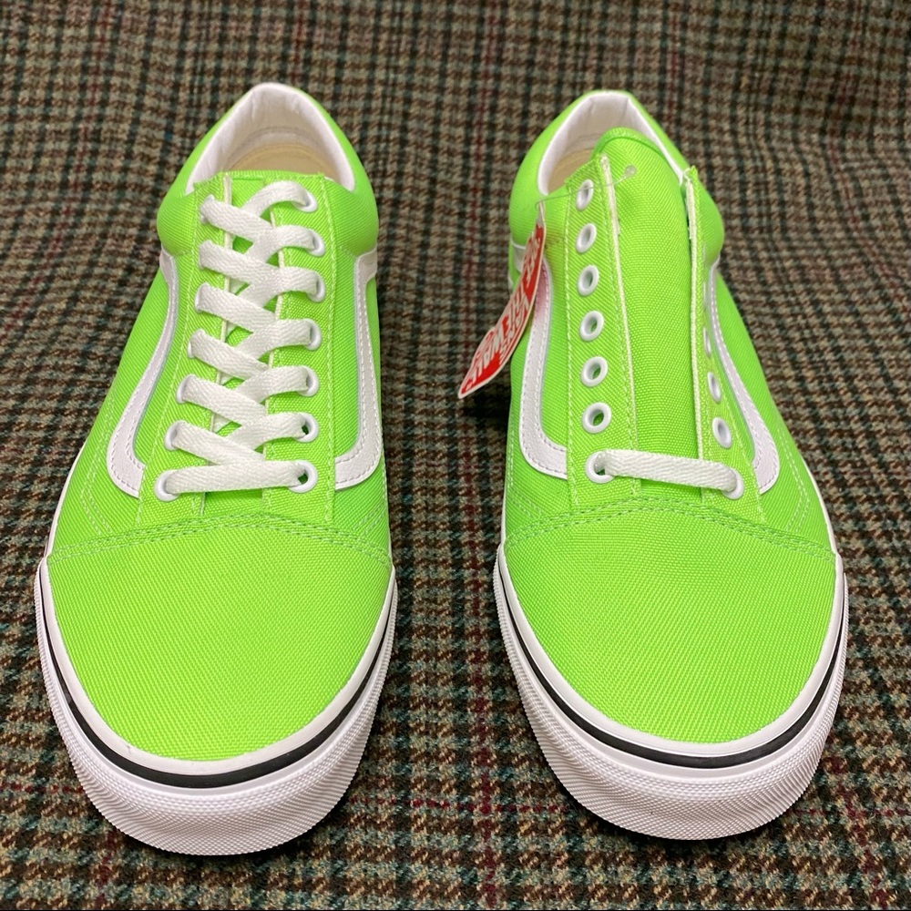 NWT Neon Green Gecko Vans